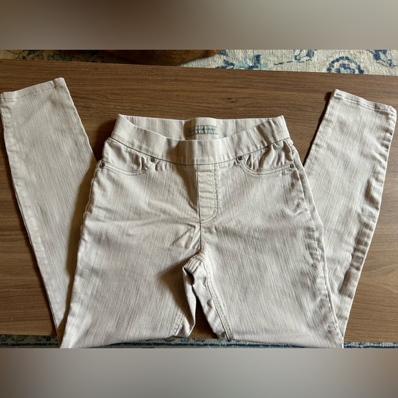Chico’s pull on denim jeggings, cream/beige, sz 0.5, size 6 US, flat front - Picture 2 of 7